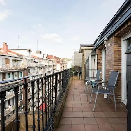 Luminoso Atico En San-sebastian شقة